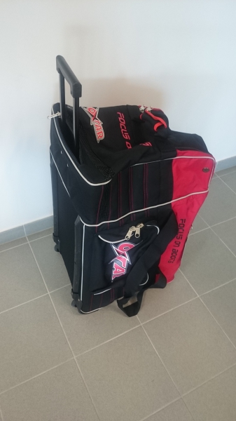 Cestovní taška s kolečky OXTAR Travel Bag UNI