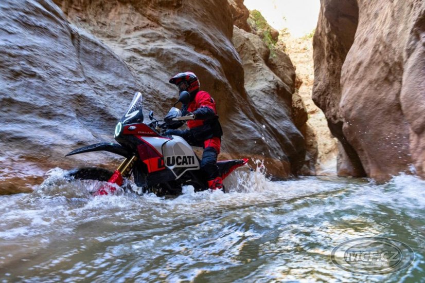 DUCATI DESERT X Rally