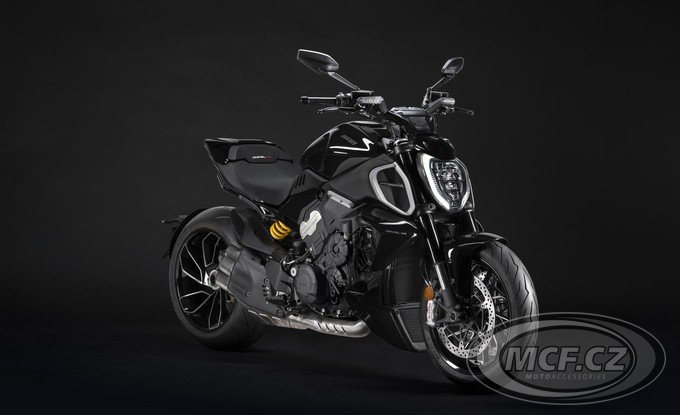 Ducati Diavel V4 černý