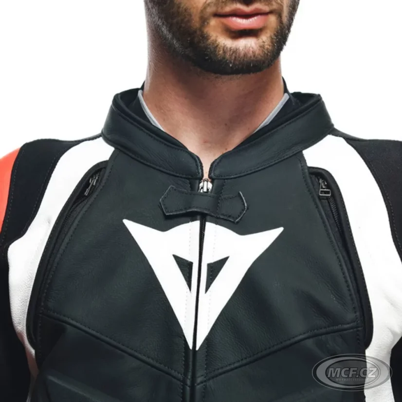 Moto kombinéza DAINESE AVRO 4 matná černo/červeno/bílá dvoudílná