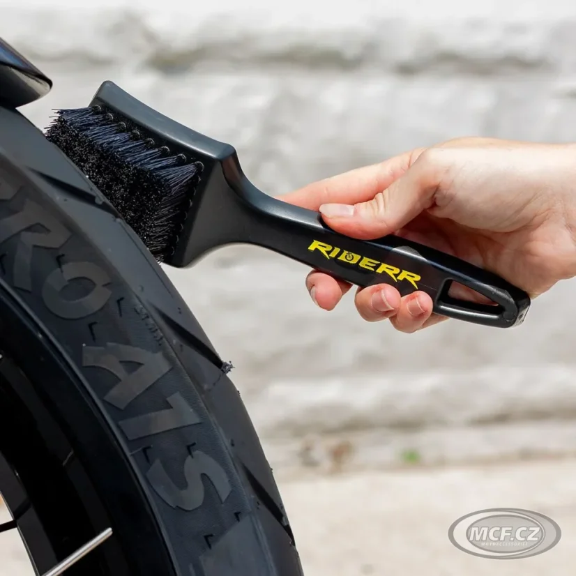 Riderr Kartáč na čištění pneumatik černý