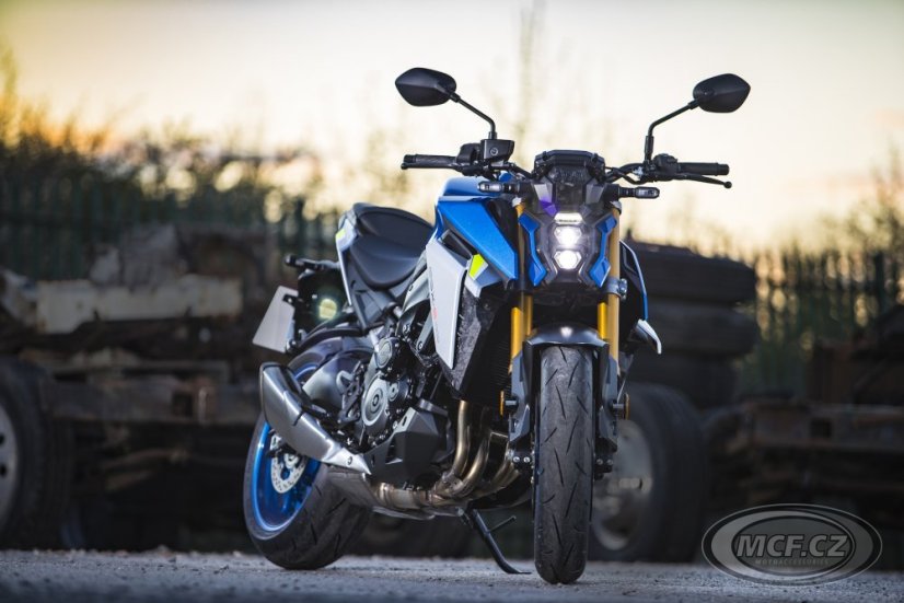 SUZUKI GSX-S1000 modrá