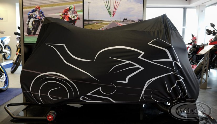 Plachta na motorku Hurly černá