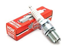 Závodní zapalovací svíčka NGK R0045J-10