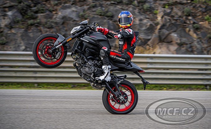 DUCATI Monster +