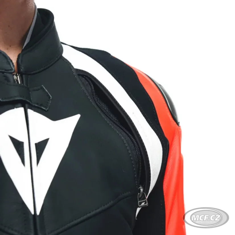 Moto kombinéza DAINESE AVRO 4 matná černo/červeno/bílá dvoudílná