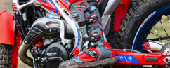 Moto boty FORMA BOULDER COMP camo červeno/bílo/šedé