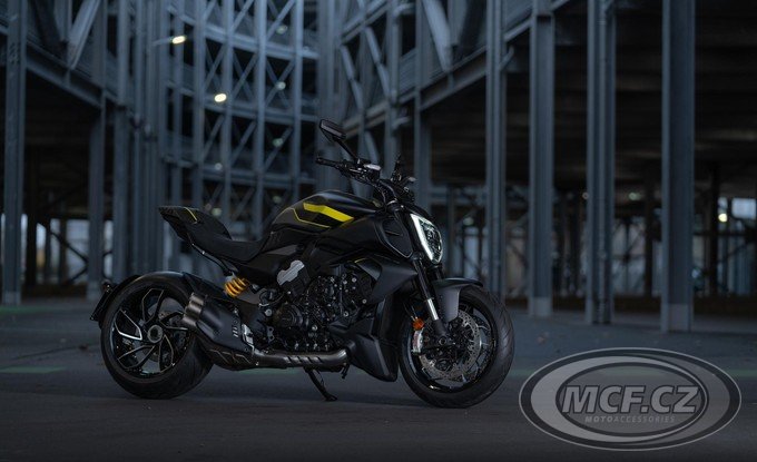 Ducati Diavel V4 černý