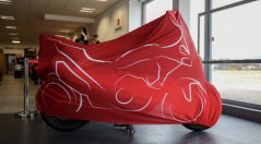 Plachta na motorku Hurly červená Ducati