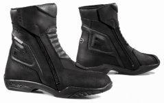 Moto boots FORMA LATINO DRY black