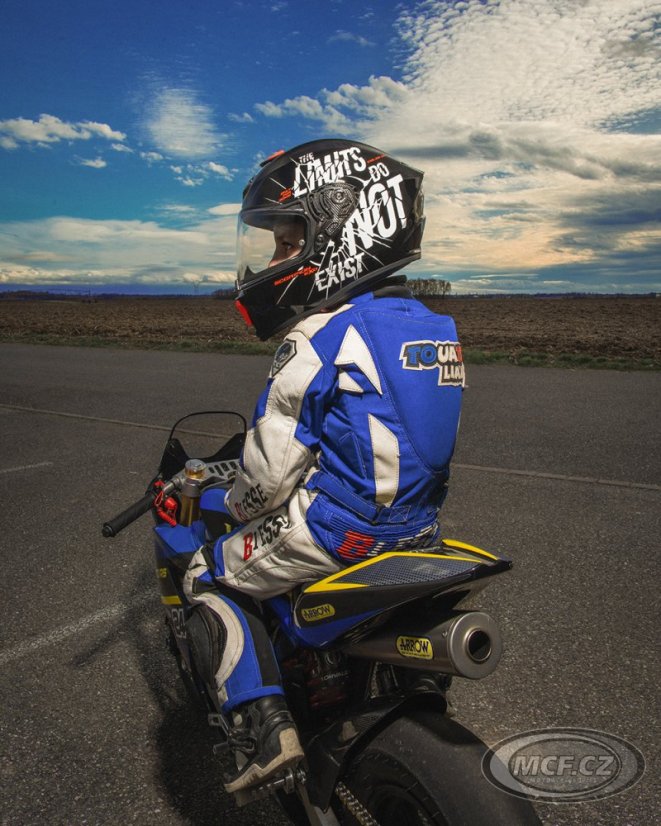 Dětská moto přilba SCORPION EXO-JNR AIR BOUM černo/bílá