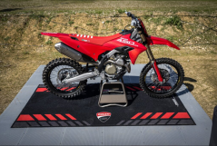 Koberec Ducati 97580311AA