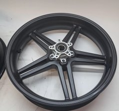 Sada karbonových kol na Ducati Panigale  V4